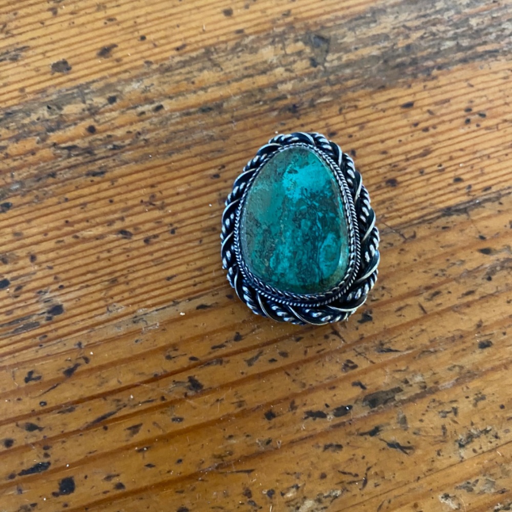 Green Stone Filigree border Brooch / Pendant